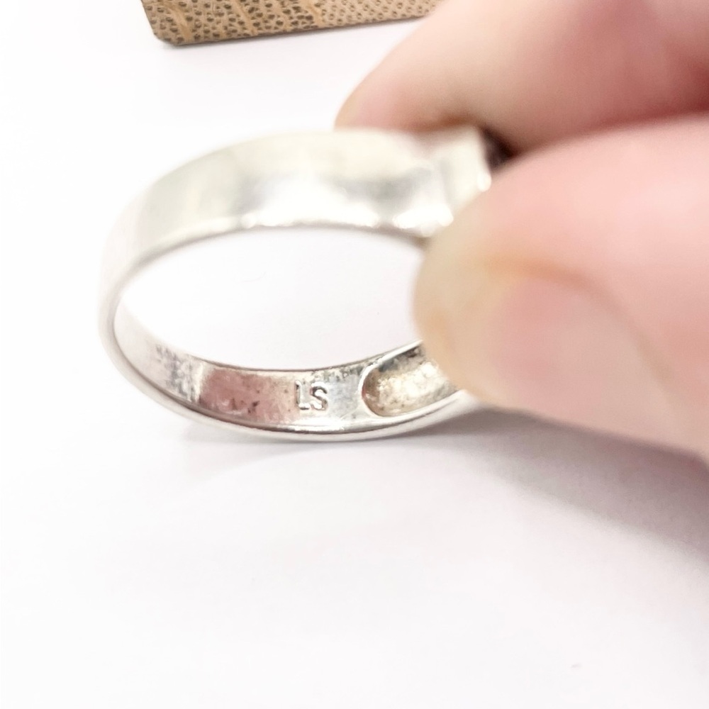 Estate Pink and Silver Rectangular Shell Ring - Picture 6 of 9
